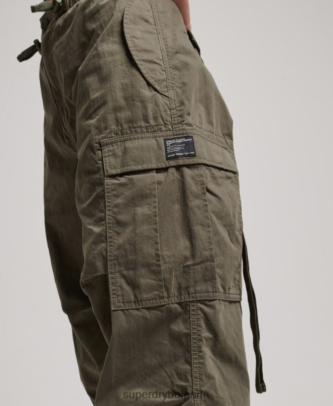 Superdry облекло N00H2560 зелено Жени панталони с парашутен захват