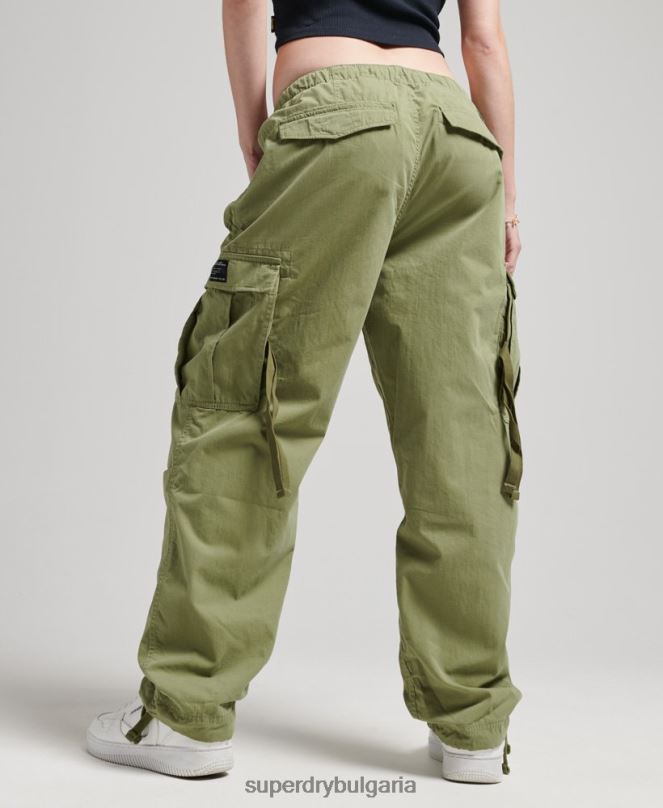 Superdry облекло N00H2607 каки Жени панталони за парашут от органичен памук