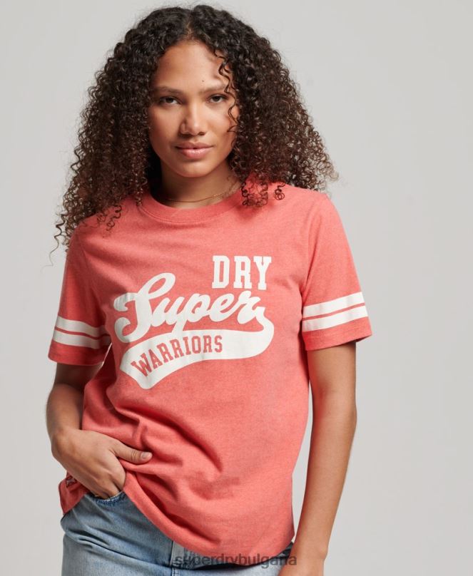 Superdry облекло N00H2247 корал Жени колегиална тениска с реколта от органичен памук