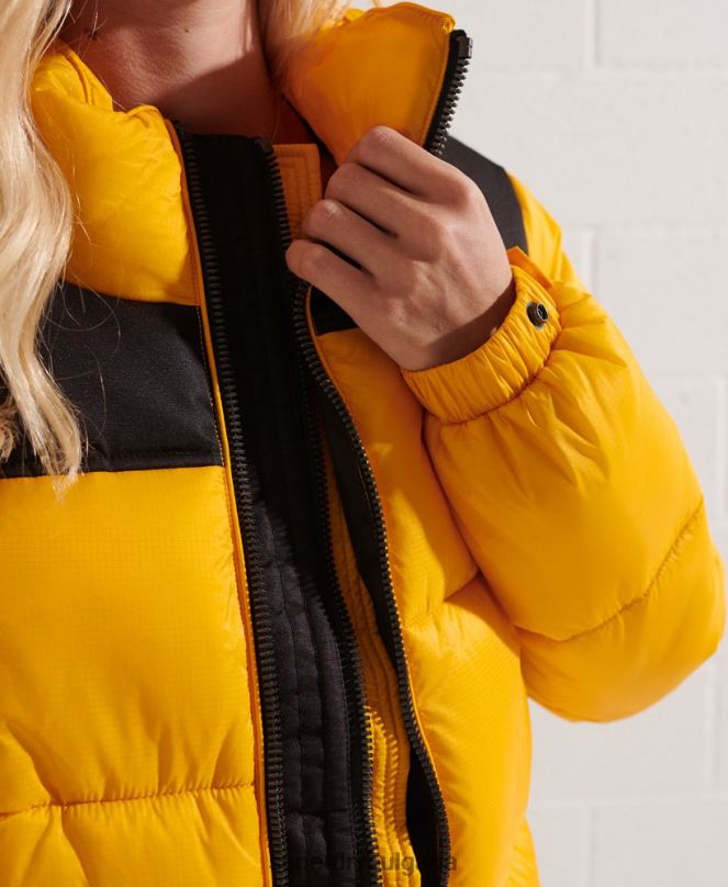 Superdry облекло N00H5477 жълто Жени кодово яке