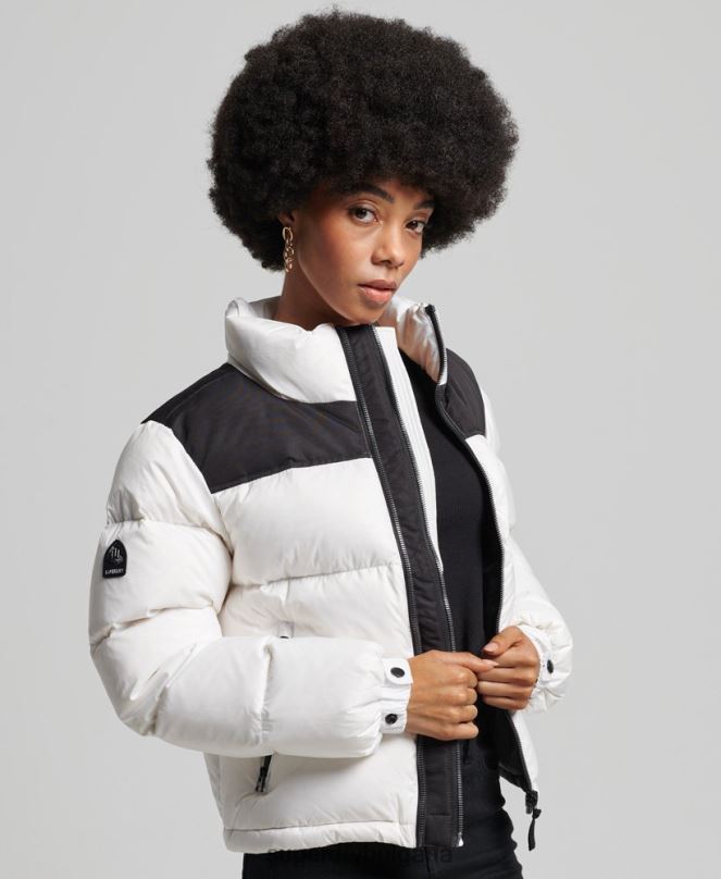 Superdry облекло N00H5579 бяло Жени спортно кодово яке с пуф