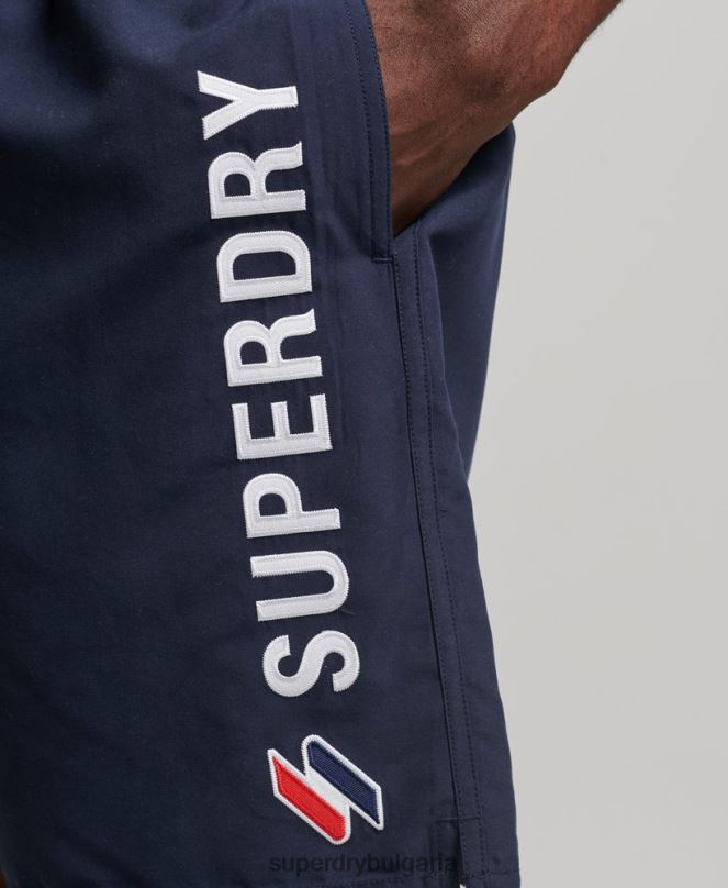 Superdry облекло N00H409 военноморски флот мъже 19-инчови рециклирани бански шорти с апликация