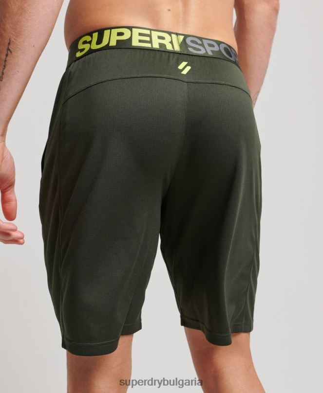 Superdry облекло N00H1404 зелено мъже основни спокойни шорти