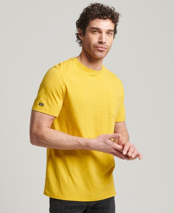 Superdry облекло N00H4817 жълто мъже органична памучна тениска с кръгло деколте и джоб