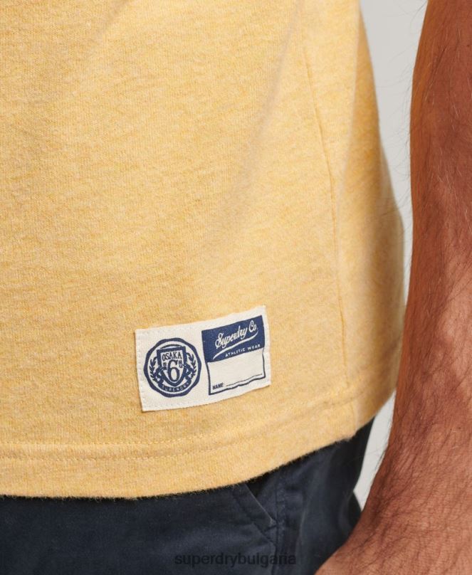 Superdry облекло N00H4922 жълто мъже колежанска тениска в винтидж стил