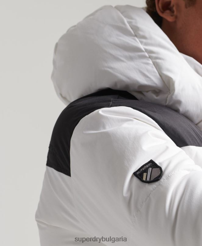 Superdry облекло N00H1054 бяло мъже пухено яке с юрган с качулка