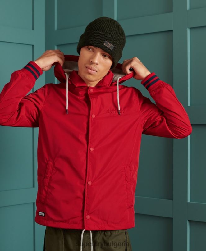 Superdry облекло N00H1200 червен мъже бейзболно треньорско яке с качулка