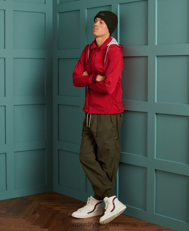 Superdry облекло N00H1200 червен мъже бейзболно треньорско яке с качулка