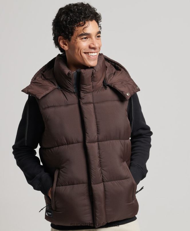 Superdry облекло N00H958 кафяво мъже жилетка с кратка подплата